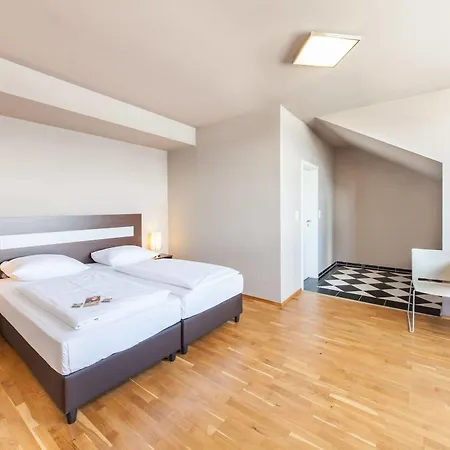 Hotel Munique Frankfurt 3*