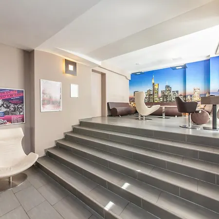 Отель Munique Frankfurt 3*